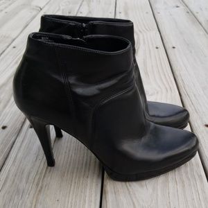 Nine West Black Ankle Zip Boots